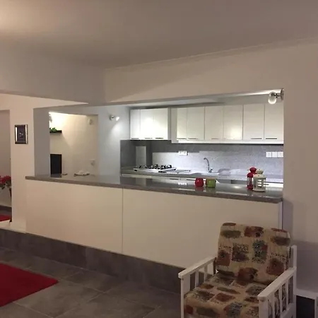 Ayvalık Gömeç Garden Floor