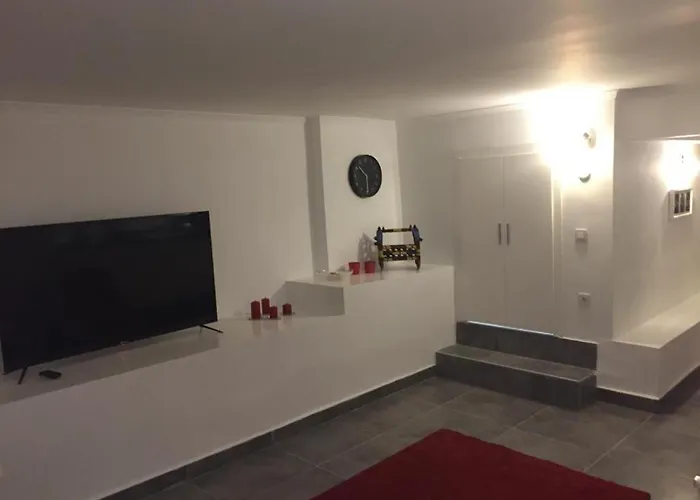 Ayvalik Goemec Garden Floor 펜션 *