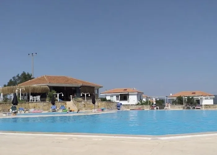 Ayvalik Goemec Garden Floor 펜션 *