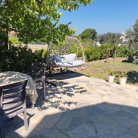 בית נופש Ayvalik Goemec Garden Floor